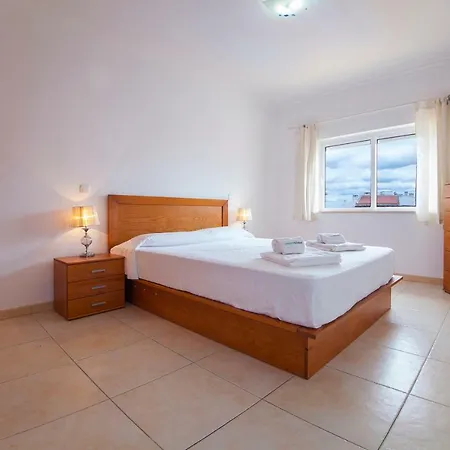 B41 - Windmill Modern With Pool