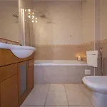 B41 - Windmill Modern With Pool Лагуш