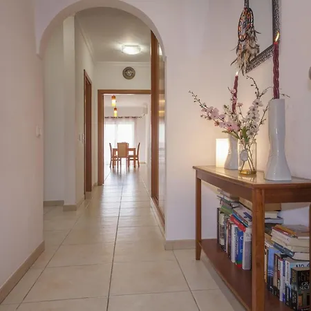 Apartment B41 - Windmill Modern With Pool Lagos