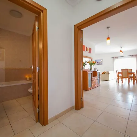 Apartment B41 - Windmill Modern With Pool