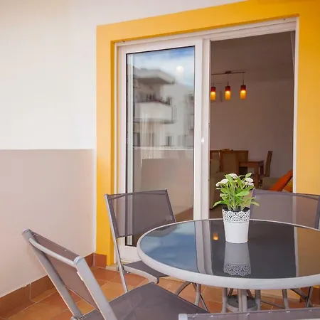 B41 - Windmill Modern With Pool Apartment *