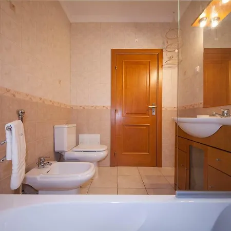 B41 - Windmill Modern With Pool Apartment *