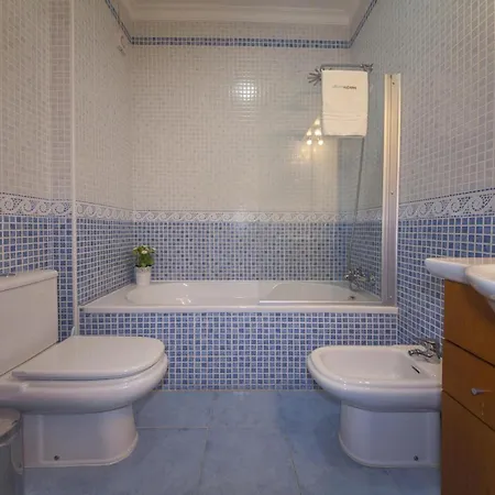 B41 - Windmill Modern With Pool *