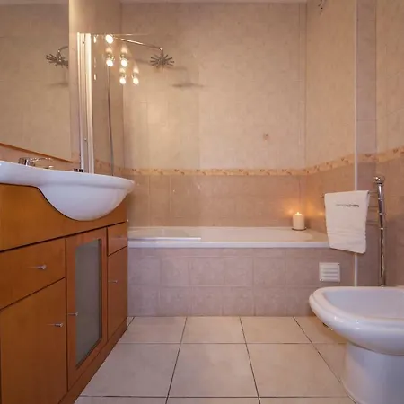 B41 - Windmill Modern With Pool Lagos