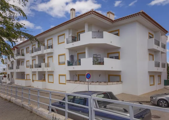 B41 - Windmill Modern With Pool *